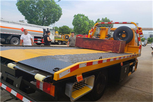 呼图壁附近拖车电话号码服务