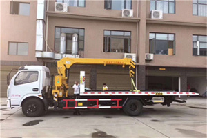 呼图壁附近汽车轮胎更换