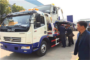 呼图壁汽车道路救援拖车价格